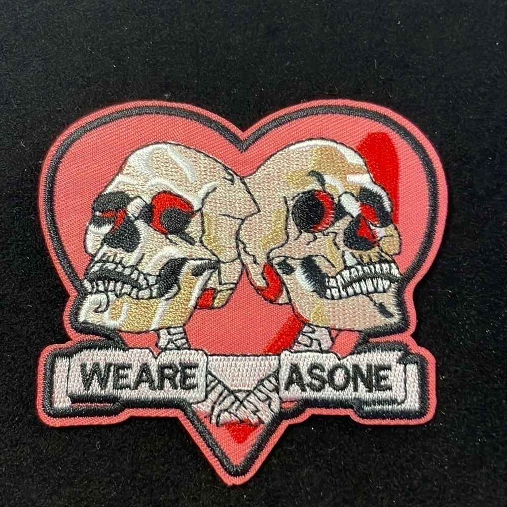 iron on patch - pink skull ☠️ heart ❤️
